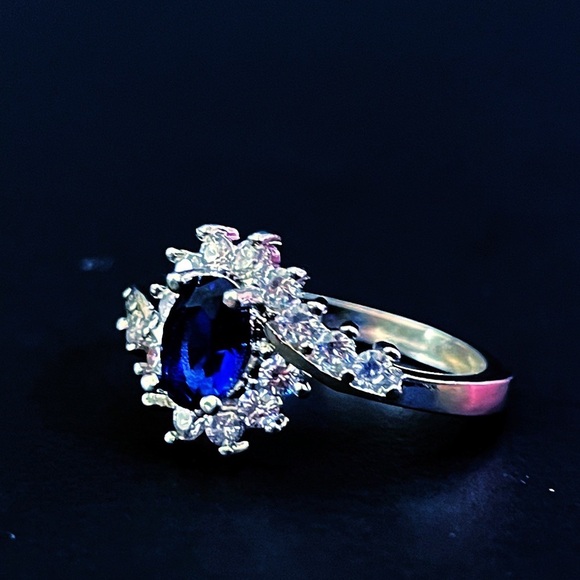 925 Sterling Silver Ring Sapphire Cubic Zirconia - Picture 3 of 9